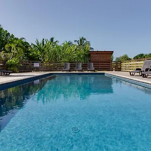 Iguana Lodge